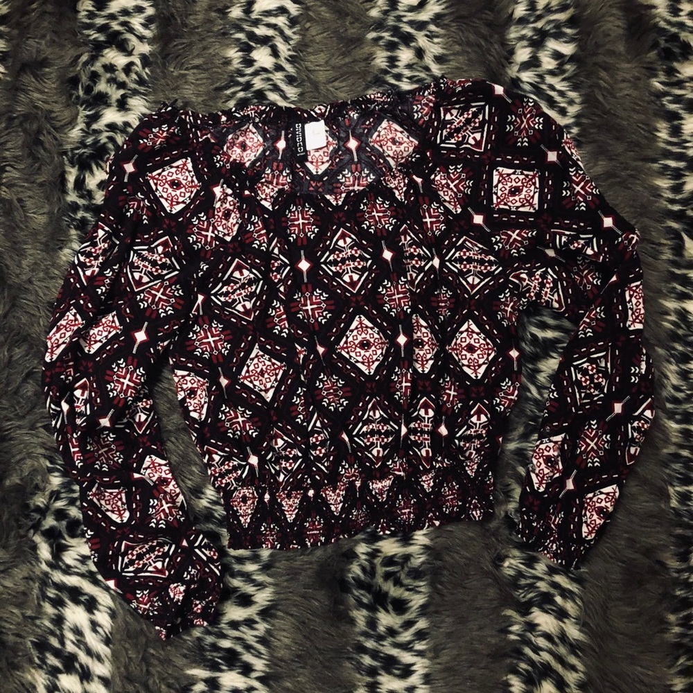 Long Sleeved Patterned Crop Top